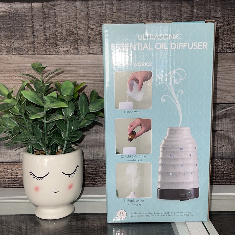 ❤️NEW!!!❤️ Ultrasonic Essential Oil Diffuser. - Picture 4 of 15